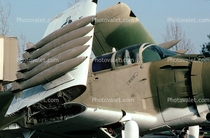 Douglas A-1E Skyraider, AD-5, bombs, ordnance