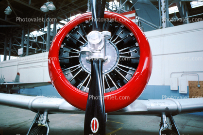42-805, AT-6B Texan, Propeller, Radial Engine