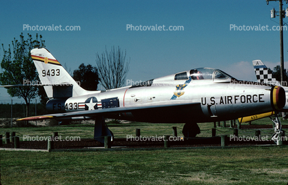 Republic F-84F Thunderstreak, 51-9433, 9433