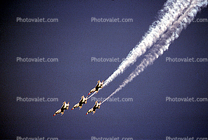 The USAF Thunderbirds, Lockheed F-16 Fighting Falcon, Smoke Trails