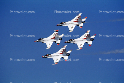 Diamond Formation of the USAF Thunderbirds, F-16 Fighting Falcon
