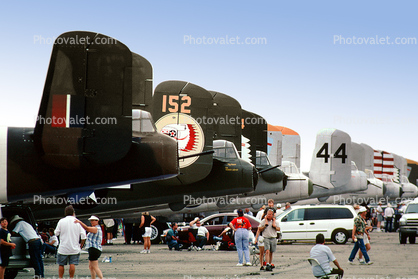 North American B-25 Mitchell, Crowds, People