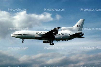 ZD950, RAF, Royal Air Force L-1011, flight, flying, airborne, landing