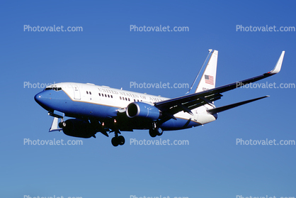 A C-40B VIP transport, 737-700 Boeing Business Jet