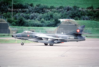 J-4003, Hawker Hunter, British jet fighter aircraft of the 1950s and 1960s, 1960s