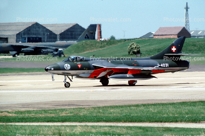 J-4031, Hawker Hunter, British jet fighter aircraft of the 1950s and 1960s, 1960s