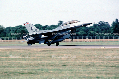 SP-572, Lockheed F-16 Fighting Falcon, USAF