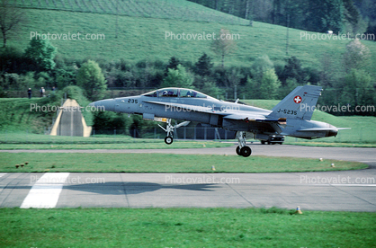 J-5235, Swiss Air Force, F-18 Hornet, landing, flight, flying, airborne
