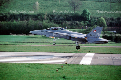 J-5235, Swiss Air Force, F-18 Hornet, landing, flight, flying, airborne