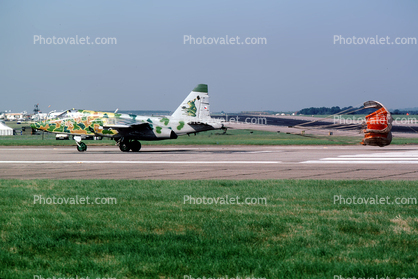 9013, Parachute Drag Landing, Sukhoi Su-25, Frogfoot, aviation, airplane, plane