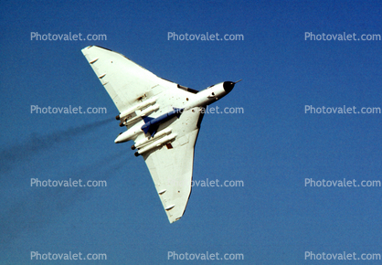 Avro MK-2-B2 Vulcan with missile