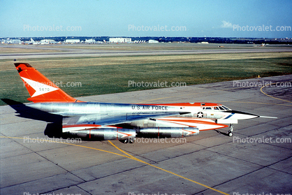 TB-58A 55-670 Carswell AFB, Convair, B-58 Hustler, J79 turbojet, 1960, 1960s, milestone of flight
