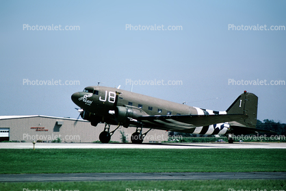 Douglas C-47D Skytrain, 476582, USAF, Kilroy Is Here, J8, D-Day stripes, 44-76582