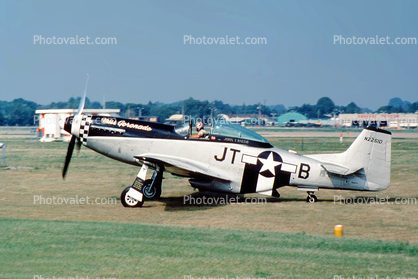 N2251D, P-51D, tailwheel, D-Day Invasion Stripes, Identification Markings