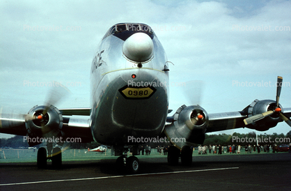 0980  C-124 Globemaster II, spinning Propellers