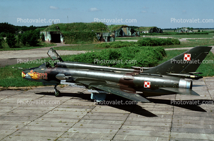 3713, Sukhoi Su-22M4 Fitter K, Poland Air Force, tarmac mats