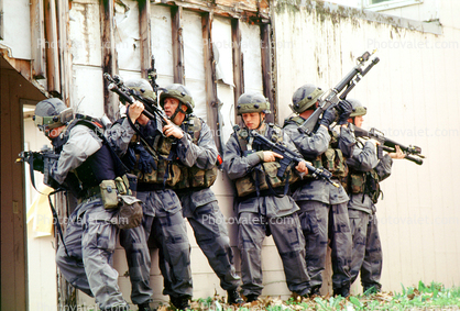 perimeter, gun, rifle, shoot, shooting, sniper, warfare, battelfield, war, camouflage