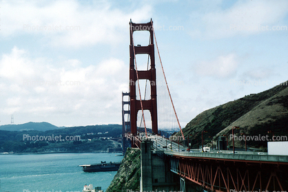 Golden Gate Bridge, USS Coral Sea, CV-43, USN, United States Navy, Midway-class aircraft carrier, 12 August 1982