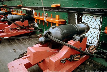 Cannon, gun, Boston Harbor, Charleston Navy Yard, Harbor, Artillery, 29 December 1982