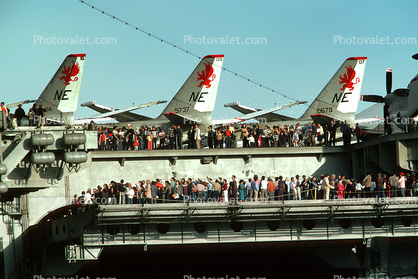 crowds, peole, waiting in line, USS Kitty Hawk (CV-63), USN, United States Navy