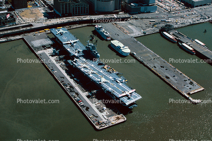 Intrepid Sea-Air-Space Museum, Docks, Piers, road, New York City Harbor