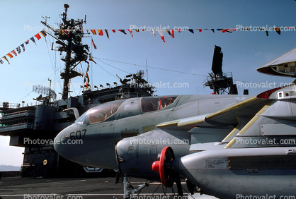 607, USS Kitty Hawk (CV-63), Grumman EA-6B Prowler, external pods