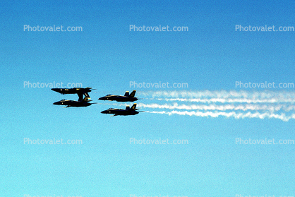 McDonnell Douglas F-18 Hornet, Blue Angels, flying upside-down
