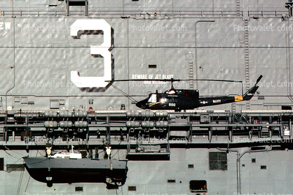 LHA-3 Belleau Wood Expeditionary Strike Group, Amphibious Ready Group, Tarawa-class amphibious assault ship