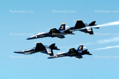 McDonnell Douglas F-18 Hornet, Blue Angels, Number-3, flying upside-down