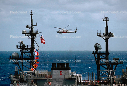 Sikorsky SH-60B Seahawk, Mast, Smokestack, Flags, USS Paul F. Foster (DD-964), Spruance-class Destroyer