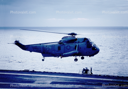 Sikorsky SH-3 Sea King 613 taking-off 