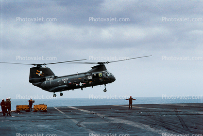 Boeing CH-46 Sea Knight 65, 2495, airborne, flight, HC-11