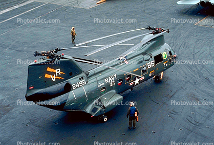 Boeing CH-46 Sea Knight 65, 2495, folded blades, HC-11
