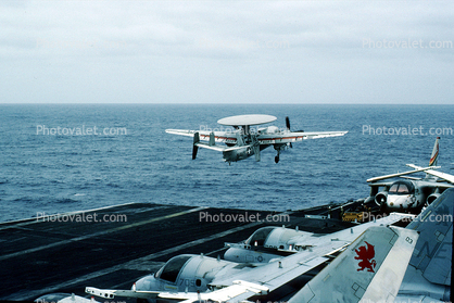 Grumman E-2C Hawkeye, NE-602, 163027, VAW-116 'Sun Kings', touch-and-go, take-off