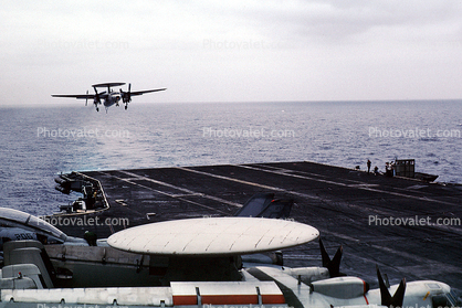 Grumman E-2C Hawkeye, NE-602, 163027, VAW-116 'Sun Kings', landing