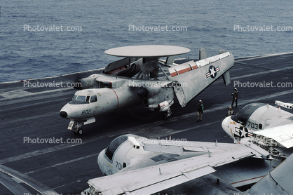 Grumman E-2C Hawkeye, NE-602, 163027, VAW-116 'Sun Kings', folded wings
