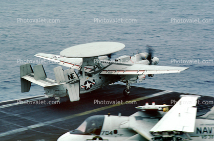 Grumman E-2C Hawkeye, 601, taking-off