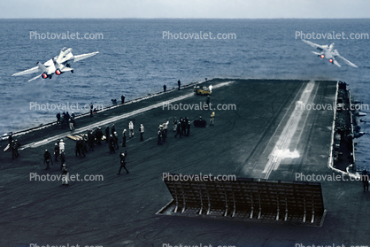 Grumman F-14 Tomcat, dual take-off