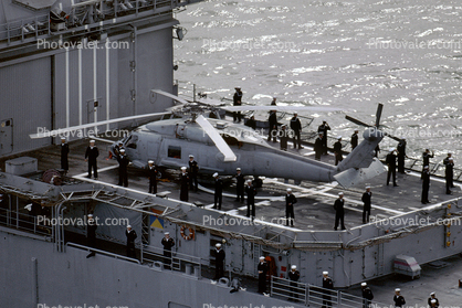 USS Vincennes (CG-49), Sikorsky SH-60B Seahawk