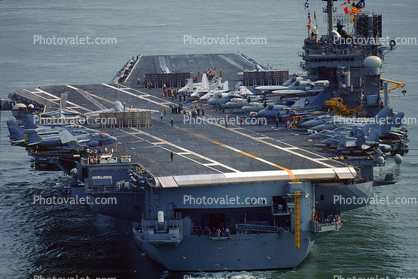 Flight Deck, Aircraft, fantail, USS Constellation CV-64, Kitty Hawk-class supercarrier, VMFA-323