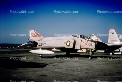 3015, F-4B, VF-213, USS Kitty Hawk, 106