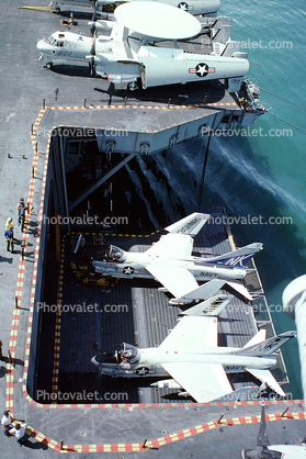 301NK, Vought A-7 Corsair II, USS Enterprise, Elevator