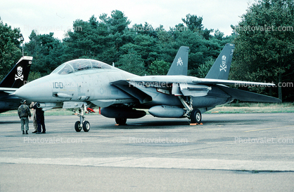 100 Grumman F-14 Tomcat
