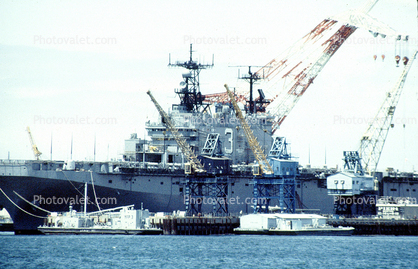 USS Kearsarge (LHD-3), Wasp-class amphibious assault ship