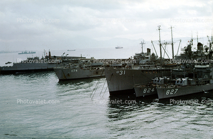 DD-827, DD-824, Dock, Harbor, March 1969