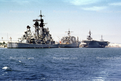 USS Chicago (CA-136), Baltimore-class heavy cruiser, USN, 1977, 1970s
