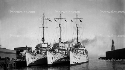 122, 112, 114, DDE Destroyers, San Francisco Docks, USN, United States Navy, ship, vessel, hull, warship, 1950s