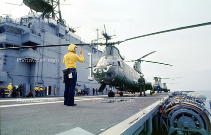 UH-46, USS Tarawa (LHA-1), Tarawa-class amphibious assault ship