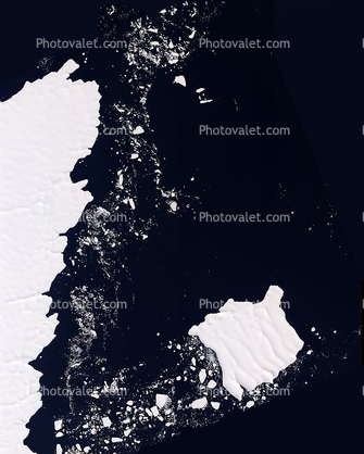 Iceberg off Mertz Glacier Tongue