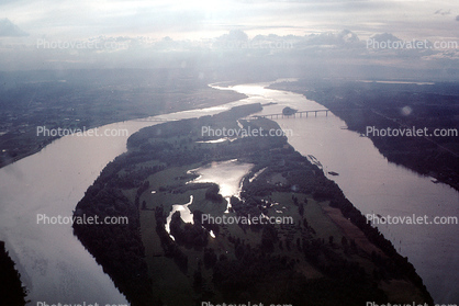 Columbia River, Jewit Lake, Interstate Highway I-205, water